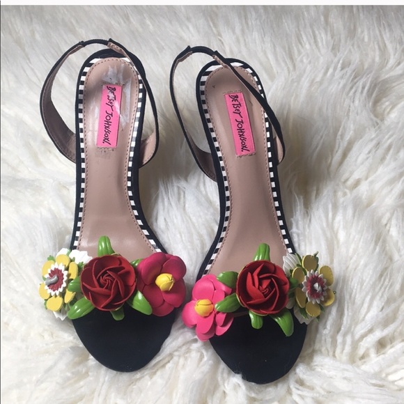 betsey johnson flower shoes